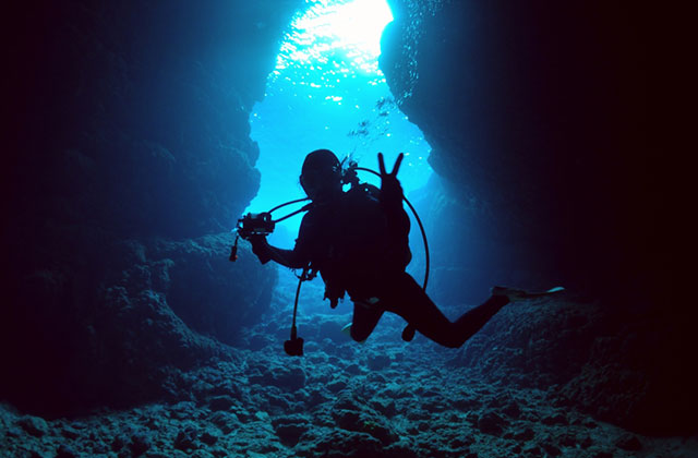 青之洞穴潜水・浮潜